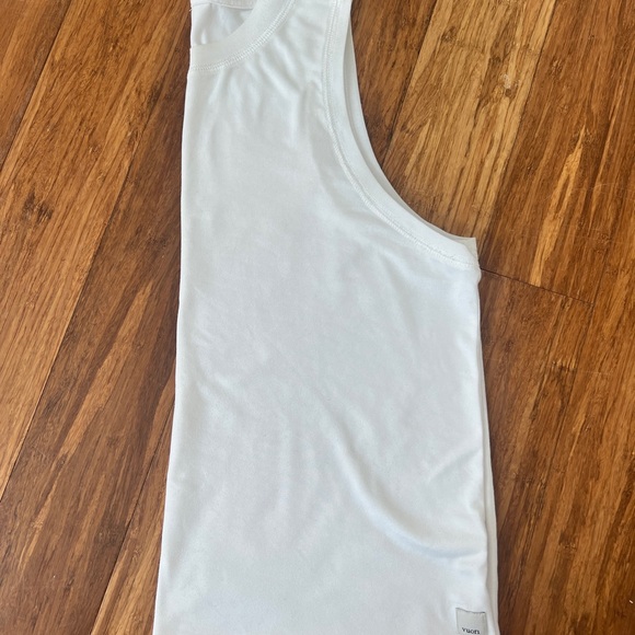 Vuori White Tank Top - Picture 3 of 3